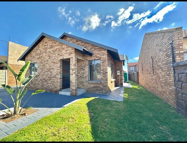 3 BEDROOM HOUSE FOR SALE IN IVY PARK